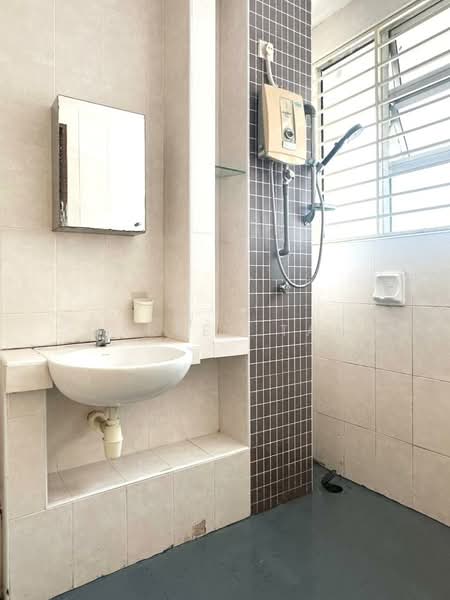 2-storey Terraced House for Rent in Setia Impian (Setia Alam) - Jarren Tan - Bathroom - PropertyGuru.com.my