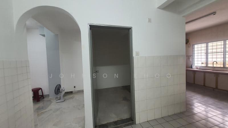 2-storey Terraced House for Sale in Taman Puchong Perdana (Puchong) - Johnson Khoo - Kitchen Area - PropertyGuru.com.my
