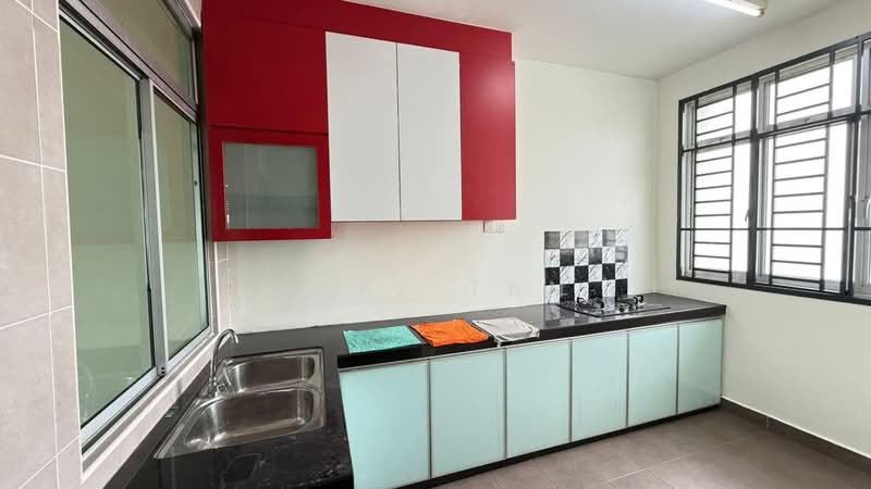 Pangsapuri untuk Disewa di East Bay (Seri Bayan) - ALEX TAN - Kitchen - PropertyGuru.com.my