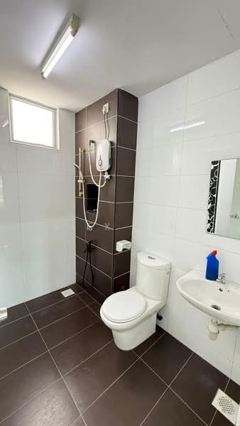 Pangsapuri untuk Disewa di East Bay (Seri Bayan) - ALEX TAN - Bathroom - PropertyGuru.com.my