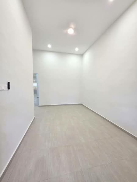 1-storey Terraced House for Sale in Taman Perling (Perling) - Robin Lim - Interior - PropertyGuru.com.my