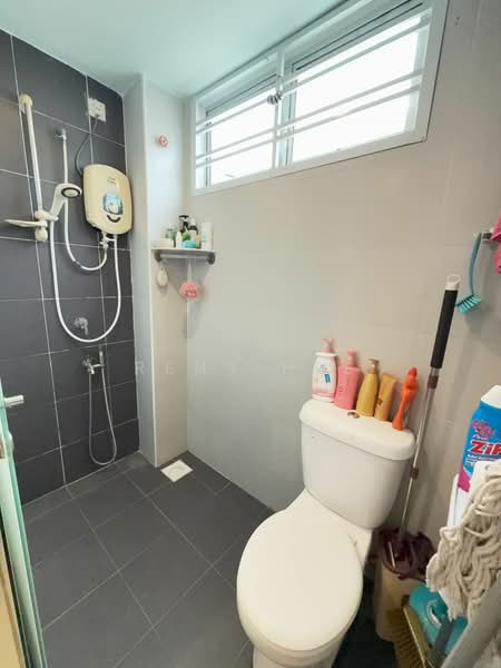 2-storey Terraced House for Sale in Taman Mount Austin (Tebrau) - Reny Hee - Bathroom - PropertyGuru.com.my