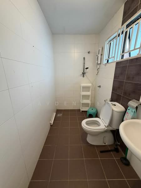 1-storey Terraced House for Sale in Taman Overseas Union (Taman Oug) (Jalan Klang Lama (Old Klang Road)) - Jayden Yee - Bathroom - PropertyGuru.com.my