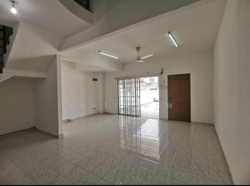 Terraced House for Sale in Garden Avenue (Seremban 2) - Justin Lew - Living Room - PropertyGuru.com.my