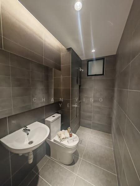 Kediaman Servis untuk Dijual di Maxim D'Parc - Chan Ying Yee - Bathroom - PropertyGuru.com.my