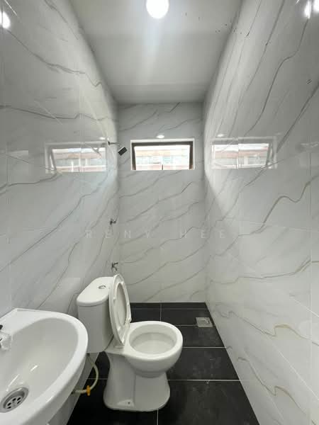 Taman Puteri Wangsa untuk Untuk Dijual - RM 538,000, Apr 2026 - Bathroom - PropertyGuru.com.my