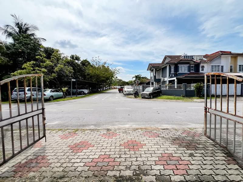 2-storey Terraced House for Sale in Taman Sutera (Kajang) - Mahirah . - Exterior - PropertyGuru.com.my