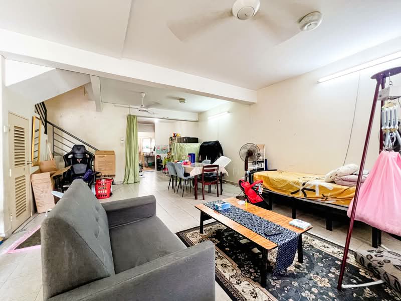 2-storey Terraced House for Sale in Taman Sutera (Kajang) - Mahirah . - Living Room - PropertyGuru.com.my