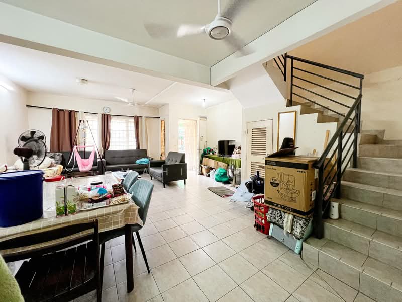 2-storey Terraced House for Sale in Taman Sutera (Kajang) - Mahirah . - Living Room - PropertyGuru.com.my