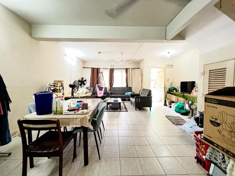 2-storey Terraced House for Sale in Taman Sutera (Kajang) - Mahirah . - Living Room - PropertyGuru.com.my