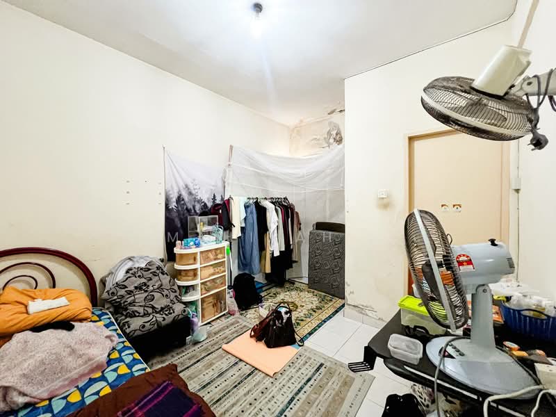 2-storey Terraced House for Sale in Taman Sutera (Kajang) - Mahirah . - Bedroom - PropertyGuru.com.my