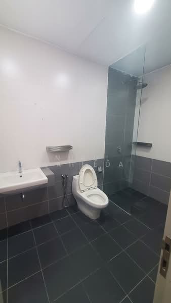 Terraced House for Rent in Bangi (Selangor) - Nurul Waheeda - Bathroom - PropertyGuru.com.my