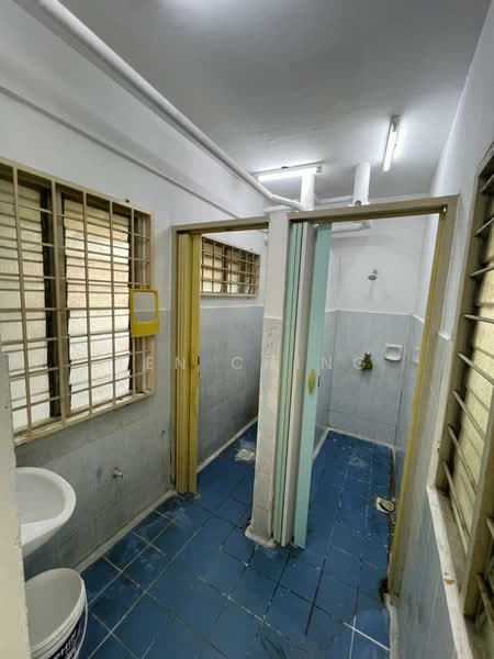 Apartment for Sale at Laman Damai (Li Garden) - Yen Ching - Bathroom - PropertyGuru.com.my