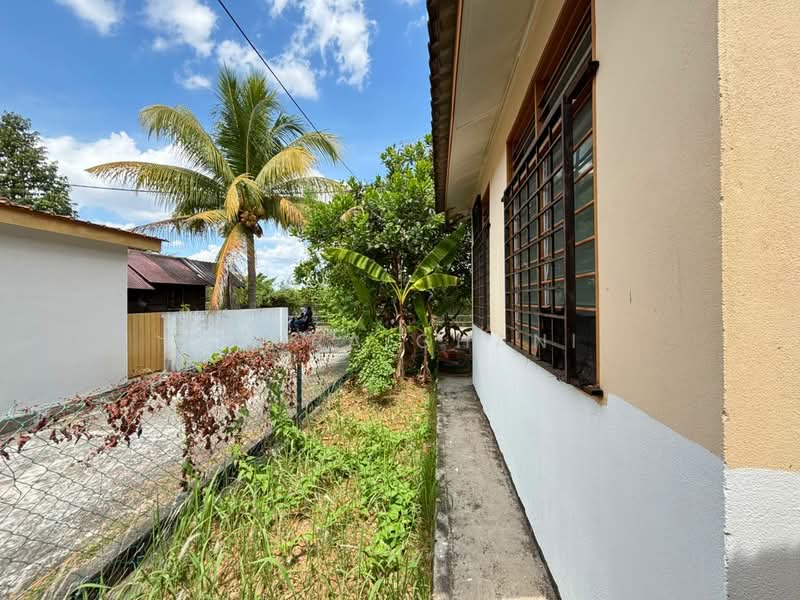 Corner Lot Bandar Seri Astana Fasa E untuk Untuk Dijual - RM 380,000, Apr 2026 - Exterior - PropertyGuru.com.my