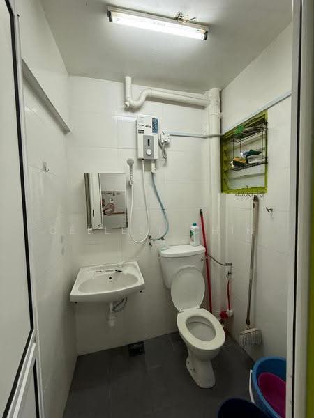 Apartment for Sale at Grandeur Tower - Cellest Chin - Bathroom - PropertyGuru.com.my