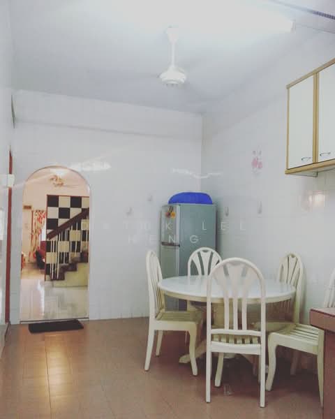 2-storey Terraced House for Rent in Taman Ipoh Selatan (Ipoh) - Datuk Lee Heng - Dining Room - PropertyGuru.com.my