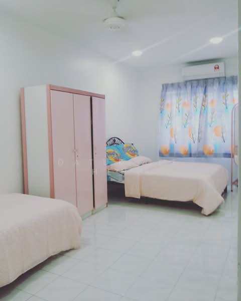 2-storey Terraced House for Rent in Taman Ipoh Selatan (Ipoh) - Datuk Lee Heng - Bedroom - PropertyGuru.com.my