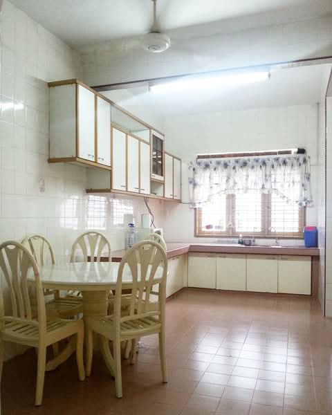 2-storey Terraced House for Rent in Taman Ipoh Selatan (Ipoh) - Datuk Lee Heng - Kitchen - PropertyGuru.com.my