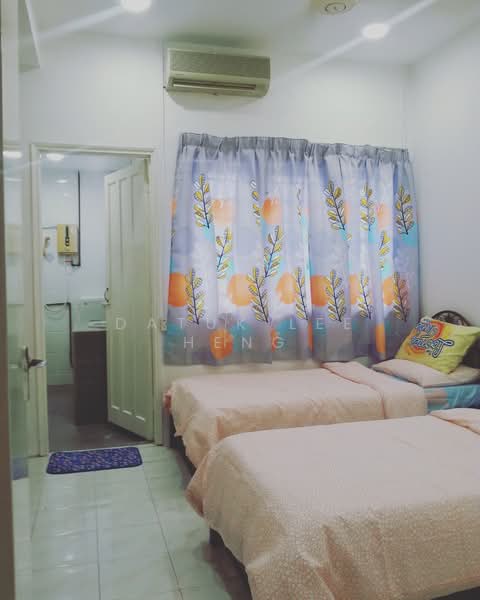 2-storey Terraced House for Rent in Taman Ipoh Selatan (Ipoh) - Datuk Lee Heng - Bedroom - PropertyGuru.com.my