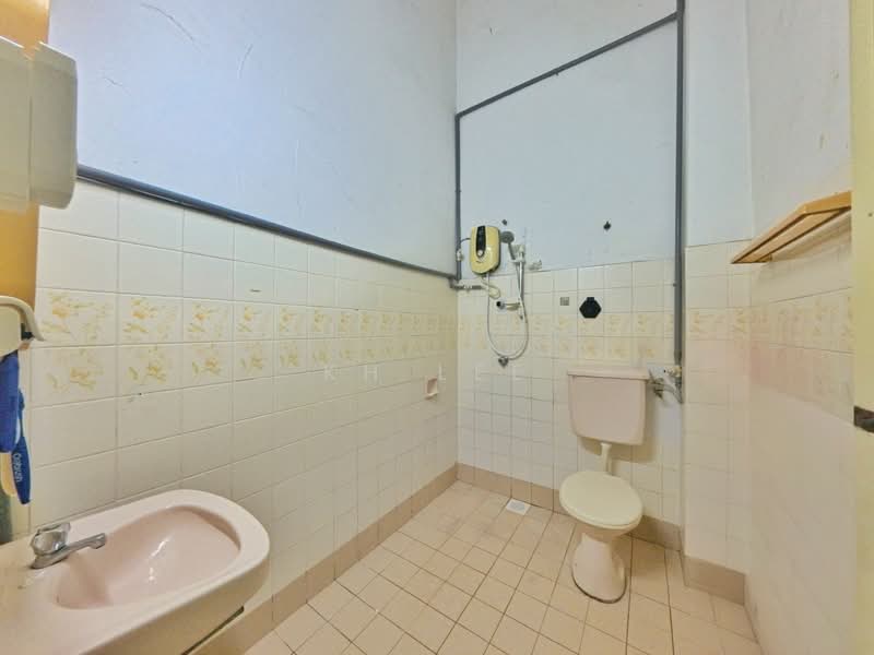 Terraced House for Sale in Subang Jaya (Selangor) - KH LEE - Bathroom - PropertyGuru.com.my