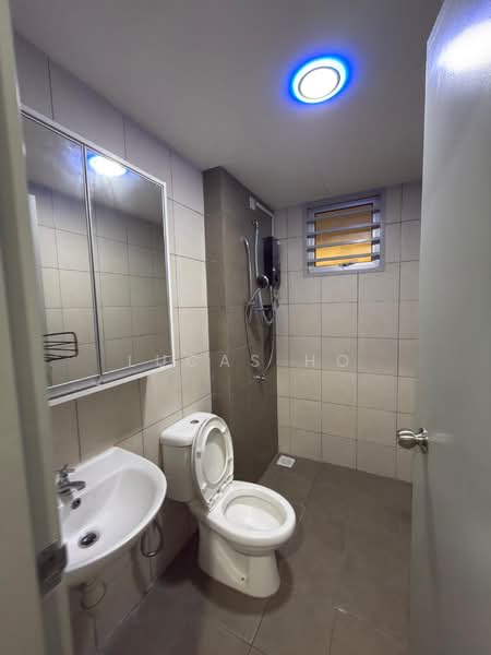 Condominium for Rent at Platinum OUG Residence - Lucas Ho - Bathroom - PropertyGuru.com.my