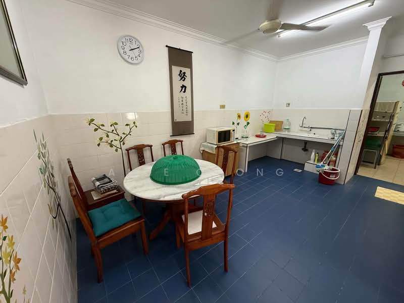 Bercham Double Storey Semi D Well Maintain For Sale untuk Untuk Dijual - RM 550,000, Apr 2026 - Kitchen - PropertyGuru.com.my