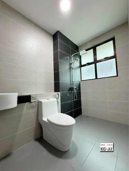 Semi-Detached House for Sale in Setia Utama (Setia Alam) - Loke . - Bathroom - PropertyGuru.com.my