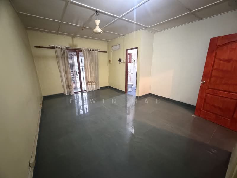 Desa 4 Bandar Country Homes,Rawang untuk Untuk Dijual - RM 390,000, Apr 2026 - Living Room - PropertyGuru.com.my