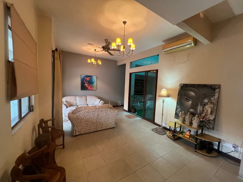 2-storey Terraced House for Sale in Bukit Jelutong (Shah Alam) - CHRIS LEE - Living Room - PropertyGuru.com.my