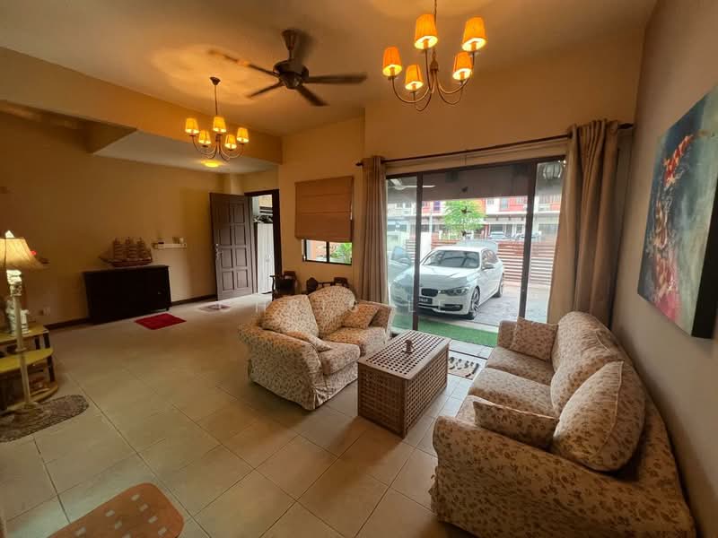 2-storey Terraced House for Sale in Bukit Jelutong (Shah Alam) - CHRIS LEE - Living Room - PropertyGuru.com.my