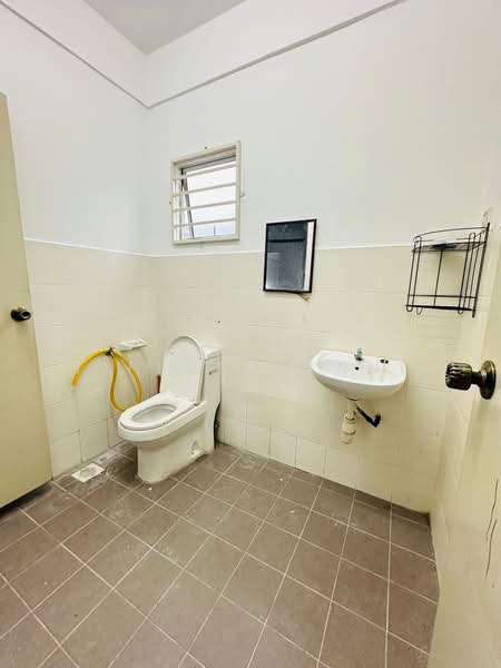Taman Rawang Tin untuk Untuk Dijual - RM 400,000, Apr 2026 - Bathroom - PropertyGuru.com.my