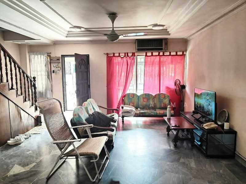 2-storey Terraced House for Sale in Bandar Baru Ampang (Ampang) - Yasmin Sulaiman - Living Room - PropertyGuru.com.my