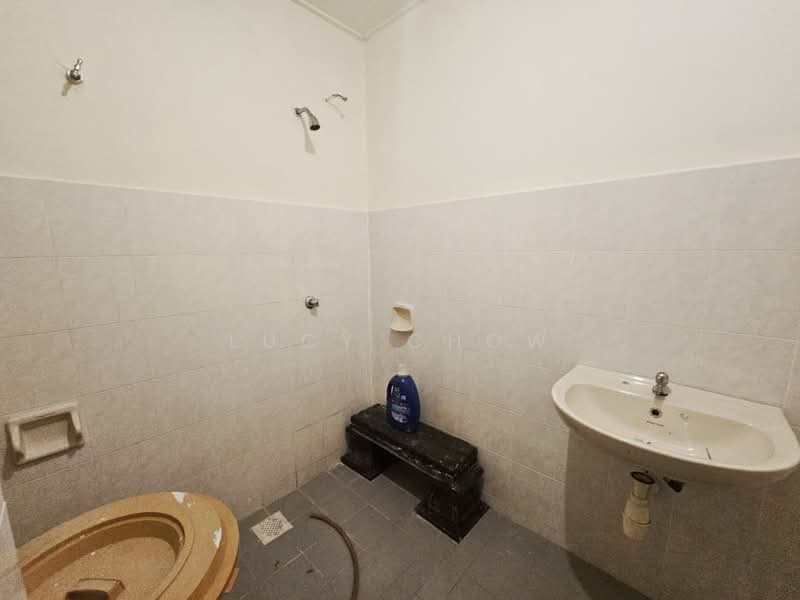 2-storey Terraced House for Rent in Kota Emerald (Rawang) - Lucy Chow - Bathroom - PropertyGuru.com.my