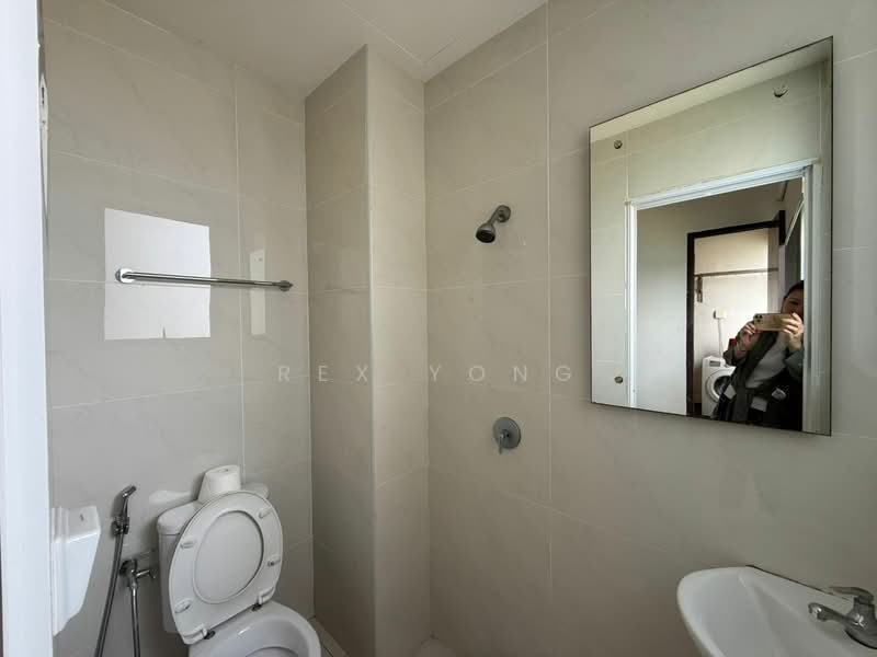 Condominium for Rent at Royal Strand @ Country Garden Danga Bay - Rex Yong - Bathroom - PropertyGuru.com.my