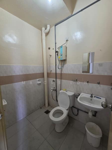 2-storey Terraced House for Sale in Bandar Seri Alam (Masai) - Marcus Loh - Bathroom - PropertyGuru.com.my