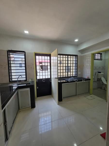 2-storey Terraced House for Sale in Bandar Seri Alam (Masai) - Marcus Loh - Kitchen - PropertyGuru.com.my