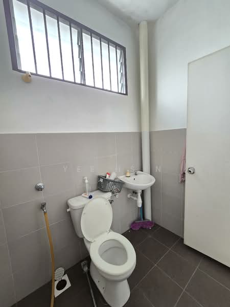 2-storey Terraced House for Sale in Taman Sierra Perdana (Masai) - Yee Hsin - Bathroom - PropertyGuru.com.my