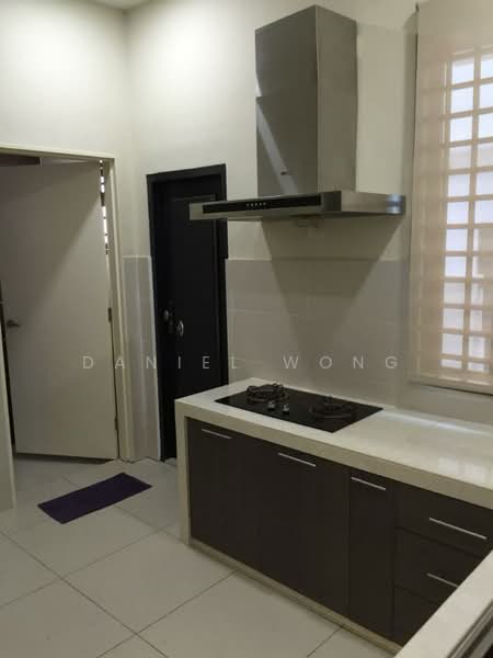 Lyden, Terrace House - 3