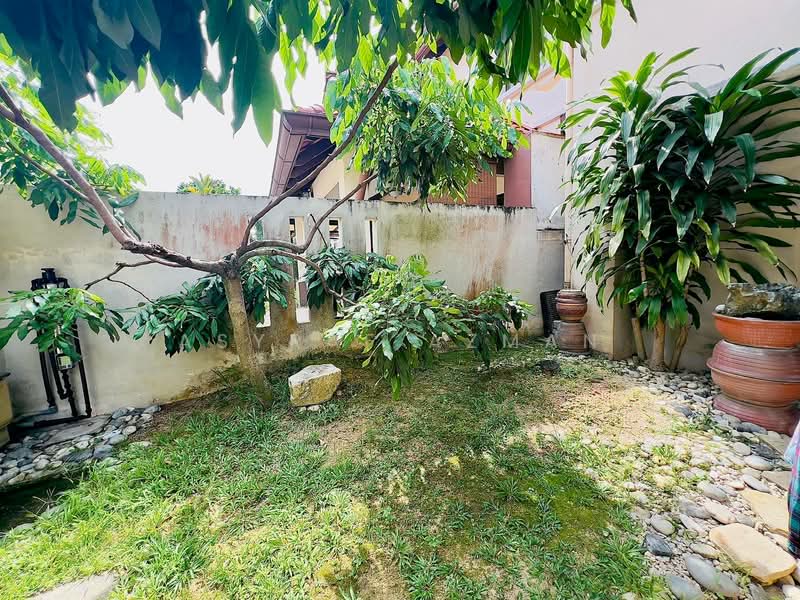 Semi-Detached House for Sale in Alam Damai (Cheras) - Asyraf Azman - Garden - PropertyGuru.com.my