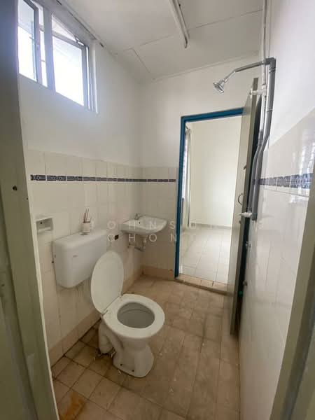 Semi-Detached House for Sale in Taman Megah Ria (Masai) - Johnson Chong - Bathroom - PropertyGuru.com.my