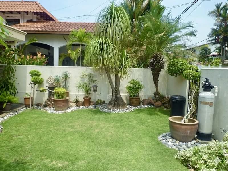 Semi-Detached House for Sale in Kelana Jaya (Petaling Jaya) - Margaret Lau - Garden - PropertyGuru.com.my