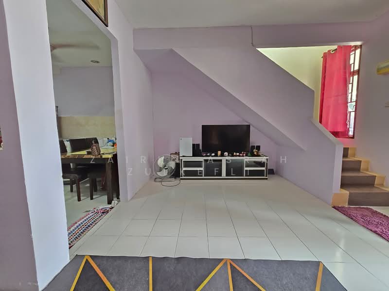 Puchong FACING PADANG Double Storey House La Cottage Taman Putra Perdana untuk Untuk Dijual - RM 450,000, Apr 2026 - Living Room - PropertyGuru.com.my