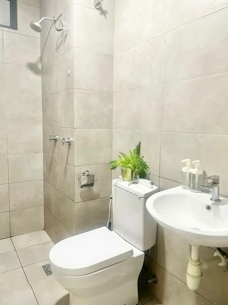 KL Traders Square untuk Untuk Disewa - RM 2,150 /bulan, Apr 2026 - Bathroom - PropertyGuru.com.my