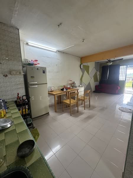 Flat Taman Ungku Tun Aminah untuk Untuk Dijual - RM 245,000, Apr 2026 - Kitchen - PropertyGuru.com.my
