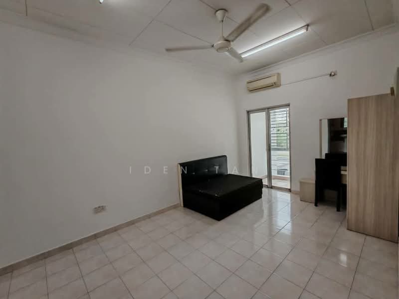 2-storey Terraced House for Sale in Mutiara Rini (Skudai) - Iden Tan - Bedroom - PropertyGuru.com.my