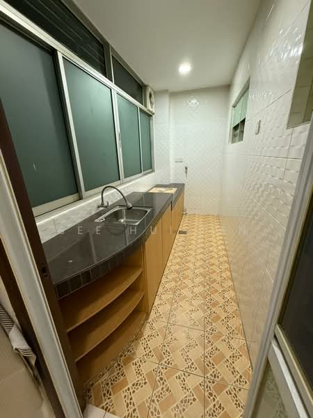 Apartment for Sale at Vista Mutiara - See Hui Tan - Kitchen - PropertyGuru.com.my