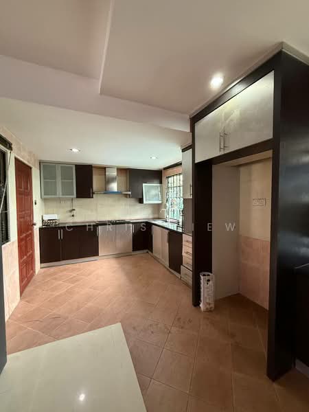 Semi-Detached House for Sale in Ulu Tiram (Johor) - Chris Liew - Kitchen - PropertyGuru.com.my