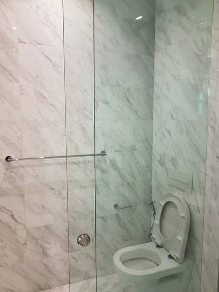 Service Residence for Sale at Banyan Tree Signatures - Terry Lee - Bathroom - PropertyGuru.com.my