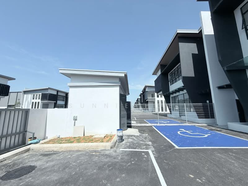 Semi-D Factory for Rent in NCT Smart Industrial Park (Sepang) - Sunnie Hue - Exterior - PropertyGuru.com.my
