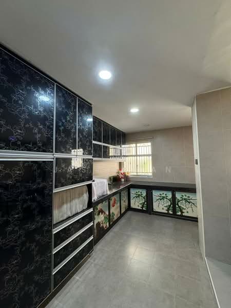 2-storey Terraced House for Sale in Subang Bestari (Shah Alam) - Jason Tan - Kitchen - PropertyGuru.com.my